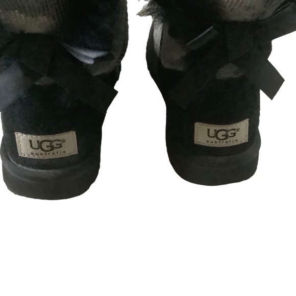 UGG women’s boots size 6 mini Bailey bow snake print sheepskin casual boots - Picture 4 of 12